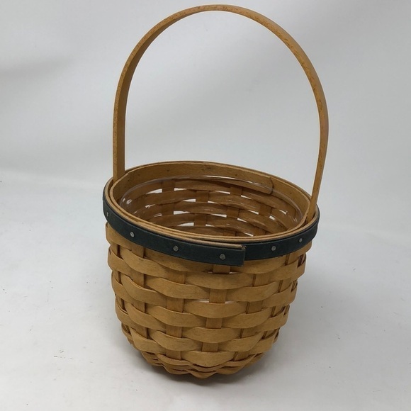 𝅺LONGABERGER 2004 collectors club round basket with protector - Picture 6 of 8